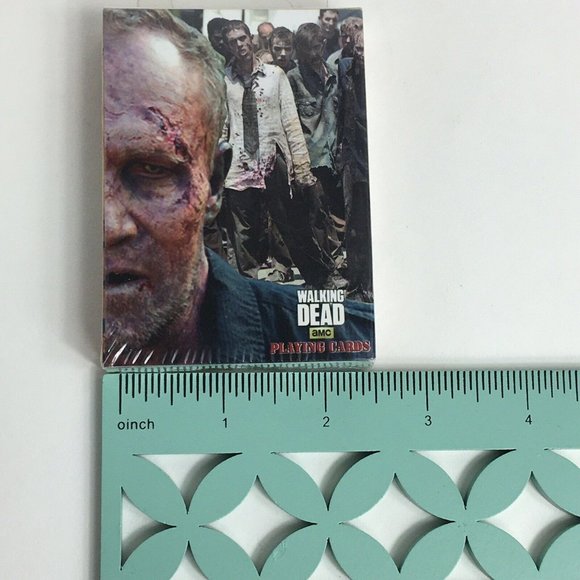 The Walking Dead Playing Cards 2013 AMC Cardinal Industries Zombies Monster New - Picture 8 of 12